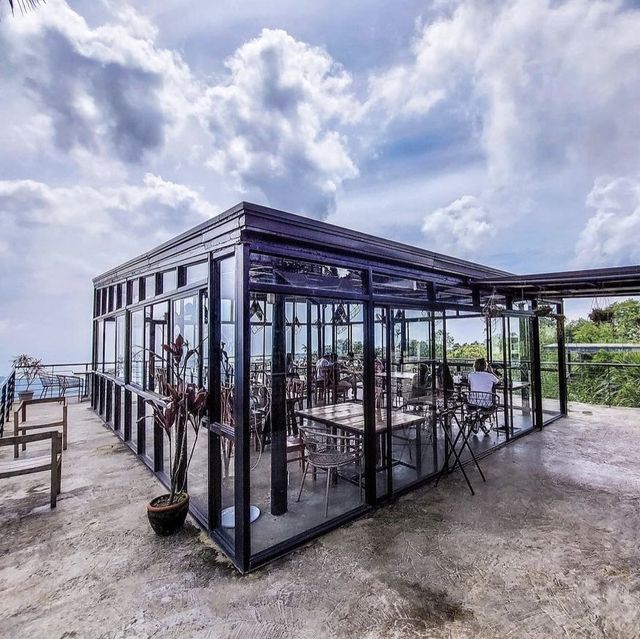 Good Meal with a View at Cabanas Dine and Bar