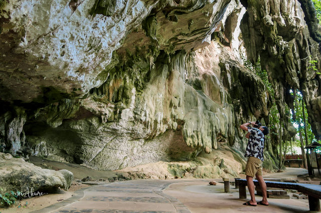 หาดถ้ำพระนาง (Phra nang Cave Beach)