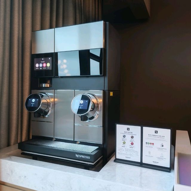 極方便, 明洞L7 Myeongdong