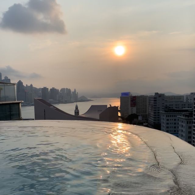 Luxurious Staycation with amazing infinity pool