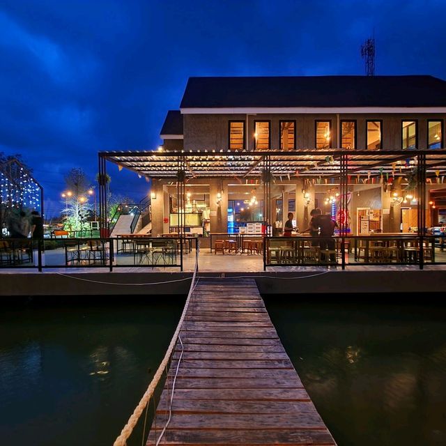 คาเฟ่วิวสวยเมืองแปดริ้ว