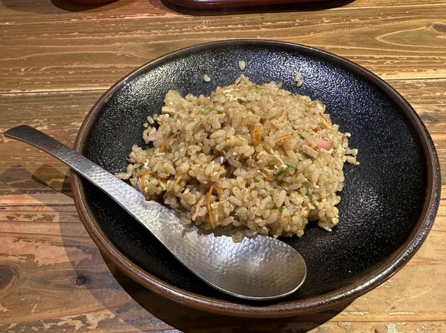 福岡・大名。博多ラーメンにちゃんぽん・居酒屋メニューも豊富『ひるとよる 博多らーめん ちゃんぽん』