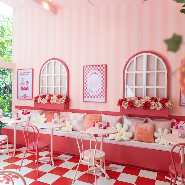 📍 Pink Rosa Cafe 🛵🌸🛍~ทองหล่อ~ 