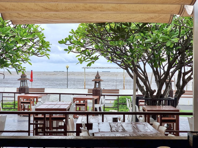 “ระเบียงทะเล” ร้านอาหารวิวสวย ริมทะเลบางปู