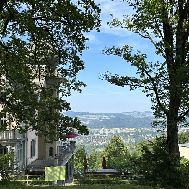 Lush mountain park in the south of Bern