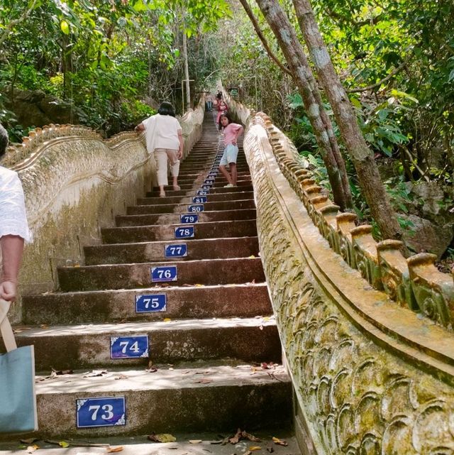 วัดเขาขุนพนม จังหวัดนครศรีธรรมราช