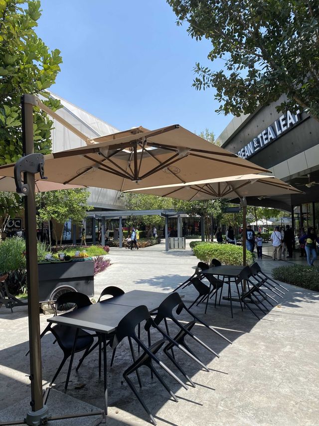 Shopping at Design Village Outlet, Penang🇲🇾