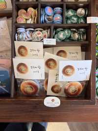 봄 맞아 가기 좋은 경주에서 찾은 경주느낌 가득한 기념품샵 '배리삼릉공원'
