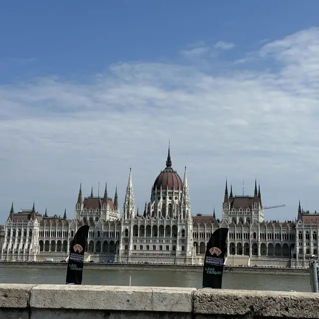 세계에서 두번째로 규모가 큰 국회의사당