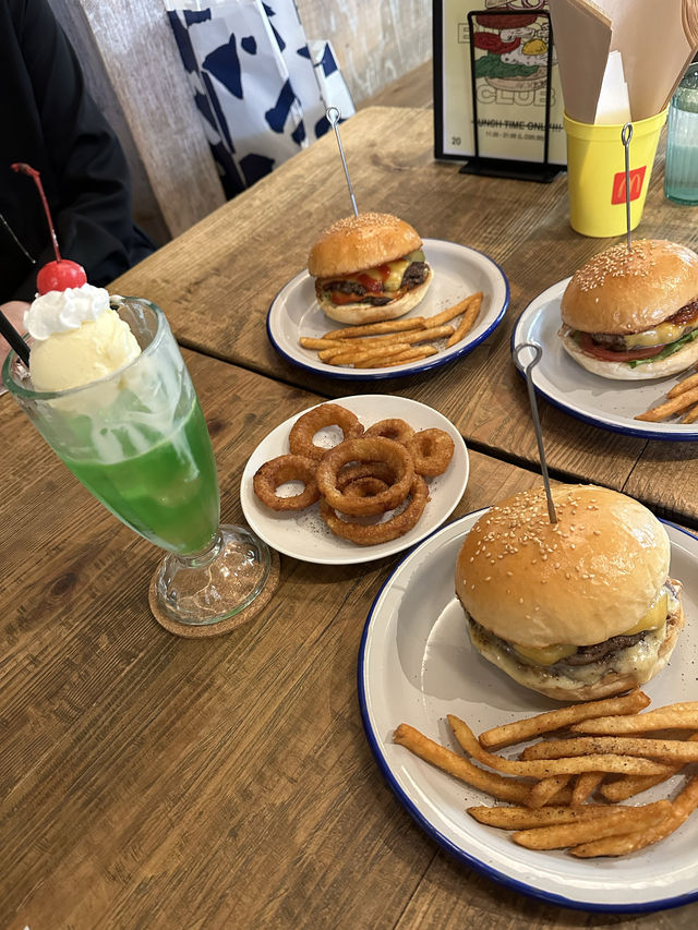 【福岡】ふっわふわのパンの美味しいハンバーガー！