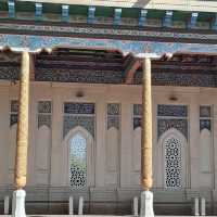 Discover Serenity and History at Hazrat Khizr Mosque