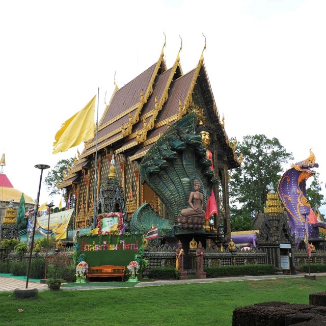 วัดสระกำแพงใหญ่ จ.ศรีษะเกษ