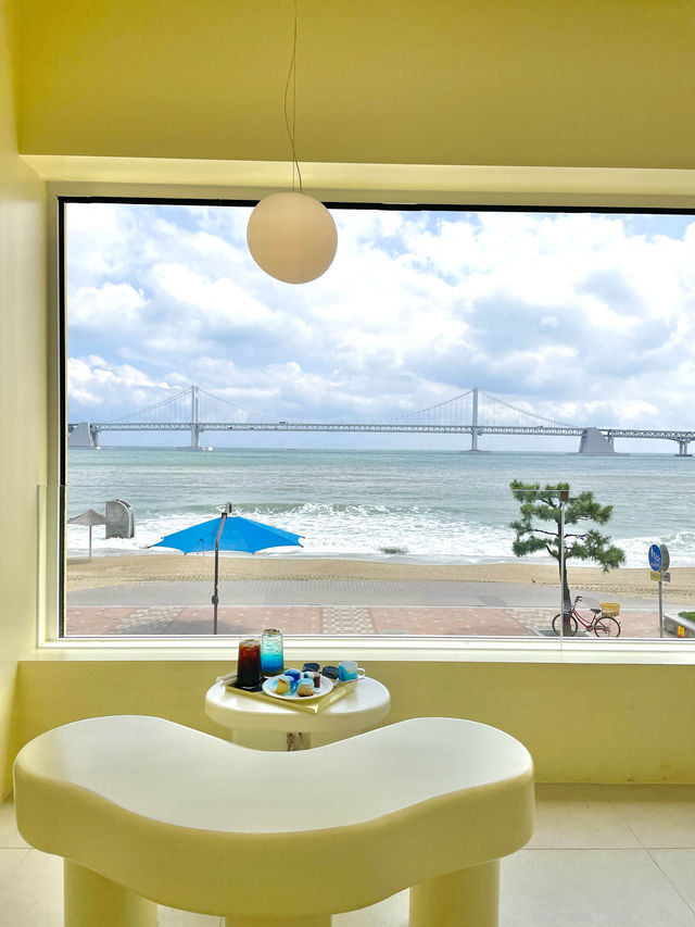 한입 미니 수플레 치즈폼🧀과 파도크림🌊 오션뷰까지 꼭 방문할것!