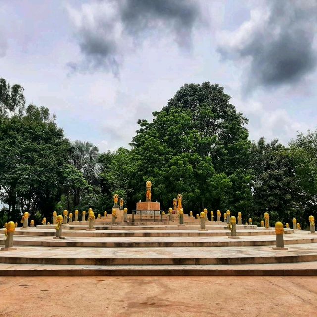 วัดพระธาตุดอยจอมทอง ที่ตั้งเสาสะดือเมือง 108 หลัก