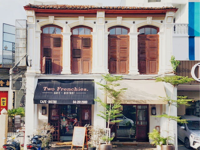 Two Frenchies Cafe Bistro