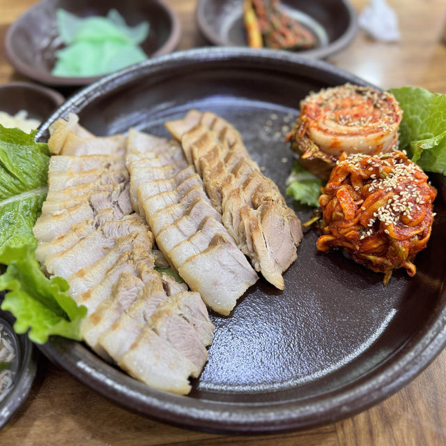 연인 사이에 쌓인 감정은 보쌈 데이트로 - 항아리 보쌈 송촌점