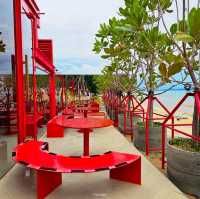 คาเฟ่สีแดง ริมหาดนาจอมเทียน พัทยา