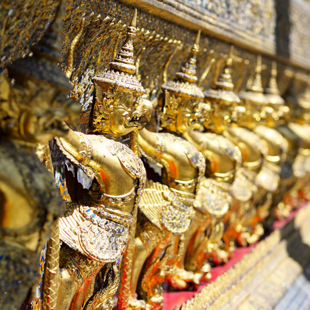 Sacred Splendor: Exploring the Temple of the Emerald Buddha