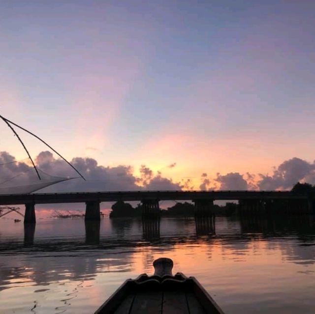 พิกัดเที่ยวทะเลน้อย นั่งเรือดูบัวมนต์เสน่ห์พัทลุง