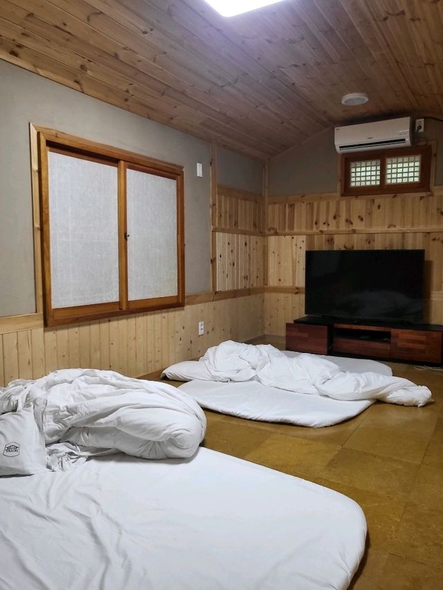 카라반과 온돌방이 있는 예산호텔