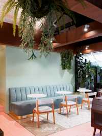 🦌 Little Hideout ร้านที่ขนมเค้กน่ารักมาก