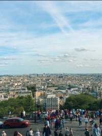 Hiking up to the Sacre Cœur in Paris, France 🇫🇷