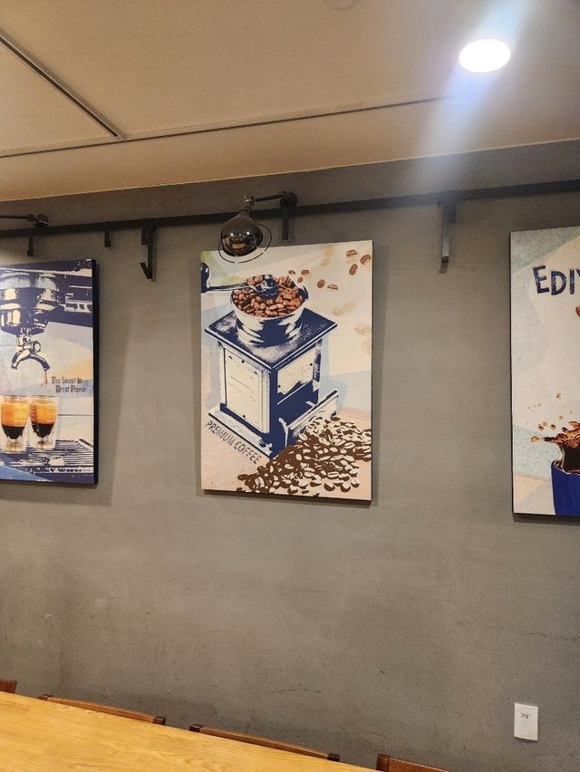 편안한 분위기의 감성카페 이디야커피 경산대평임당점👍