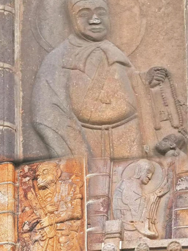 Sunset Serenity: Discovering the Majestic Kaiyuan Temple in Quanzhou – A Filming Location for Black 