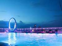 Sky pool ยามค่ำคืน 