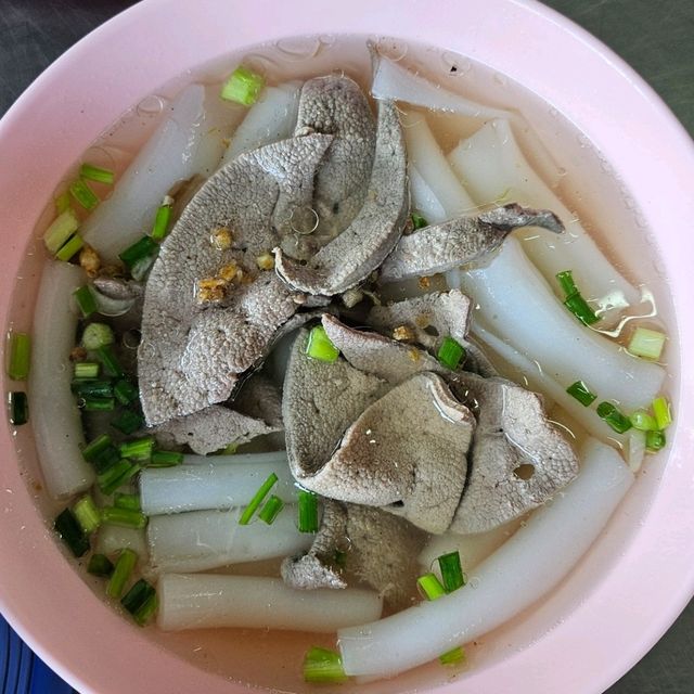 บางหว้าขาหมู (เจ๊รี): ตำนานความอร่อย