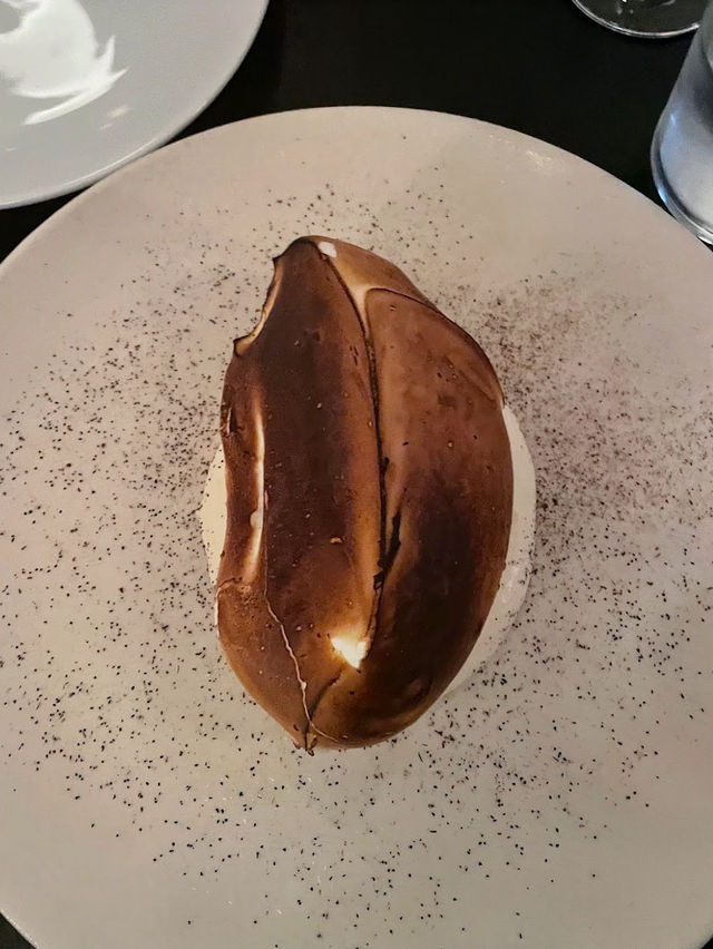 Trendy Restaurant executing eclectic dishes !