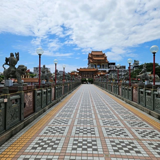 蓮池潭