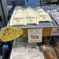 옥수수빵으로 유명한 삼송빵집