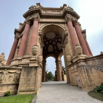 舊金山藝術宮：經典與浪漫的完美結合