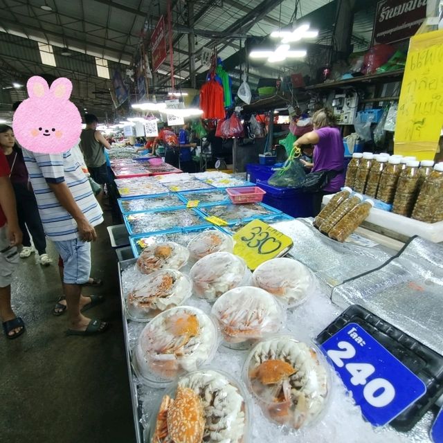 ตลาดประมงพื้นบ้านอ่างศิลา