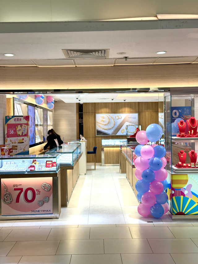 シンガポール　シンガポール観光　意外な穴場lucky plazaにまだ行ってないの？