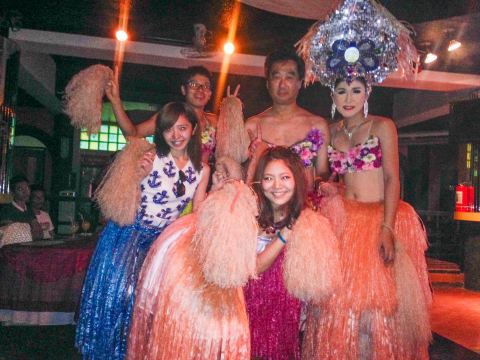 フィリピン】セブ島の華麗なニューハーフショー💃 | Trip.com マクタン島