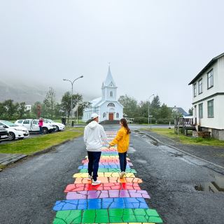 冰島景點🇮🇸不能不去的彩虹小鎮