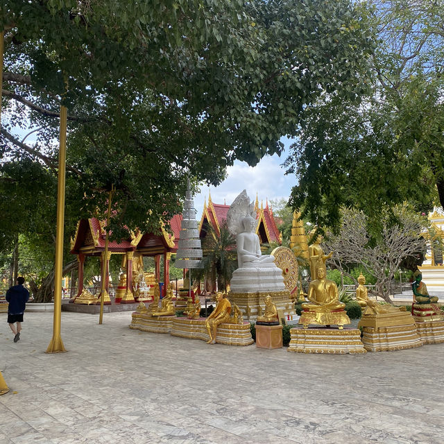 พระธาตุพนม - พระธาตุศักดิ์สิทธิ์แดนอีสาน