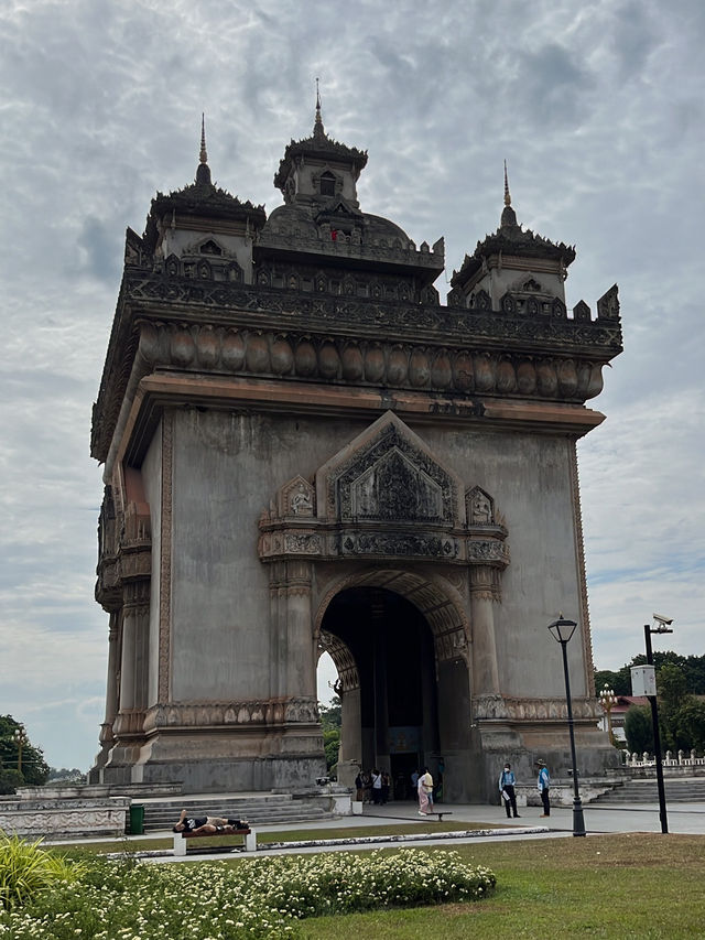 ตะลุยเที่ยวเมืองหลวงเวียงจันทน์ เก็บทุกแลนด์มาร์ค