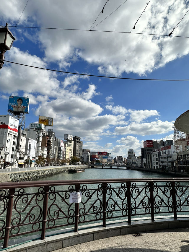 【福岡】福博プロムナードのシンボル	天神と中州を結ぶ歩道橋からの絶景