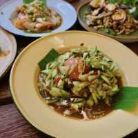 จ้ำเข่า เขาใหญ่ อาหารอีสาน Michelin Guide 3 ปีซ้อน