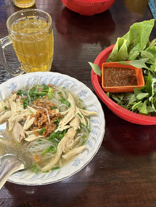 ร้านเฝอลานคำ ปากเซ ลาวใต้