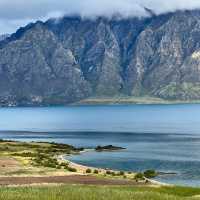 Nature’s Canvas: Discovering the Beauty of Lake Hawea