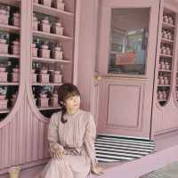 【バンコク】ピンクで可愛い The Cassette Coffee Bar