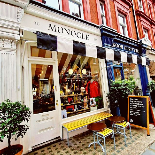 The Monocle Café