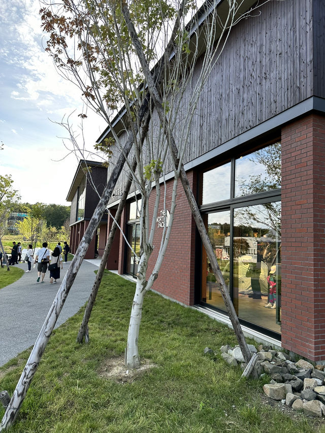 【北海道×3泊4日の旅】日本初の開閉式屋根のついた天然芝球場 日本ハムファイターズの本拠地
