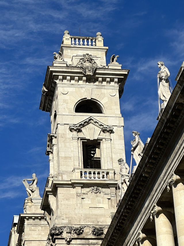 A Walk Through Time: Exploring Budapest’s Stunning Architecture
