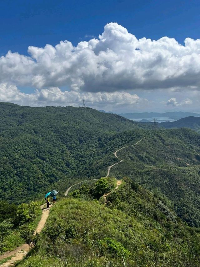 香港麥理浩徑‐探索壯麗山景與城市美景的浪漫之旅🏞️💖，情人節的理想選擇🌈