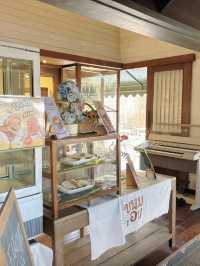 ร้าน“ขนมอบ” ร้านขนมปัง ริมแม่น้ำปราจีน
